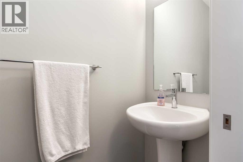 604 Monterey Drive SE