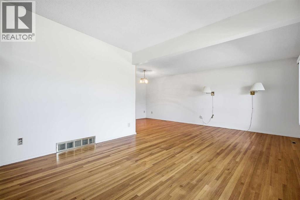 3227 Boulton Road NW