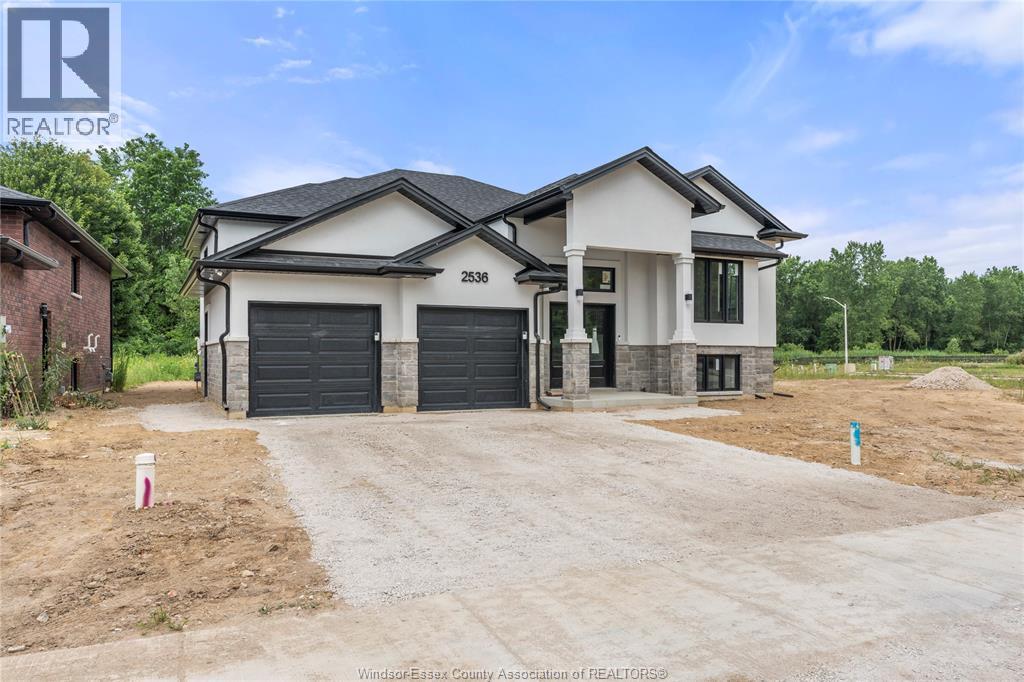 2596 MAYFAIR AVENUE South