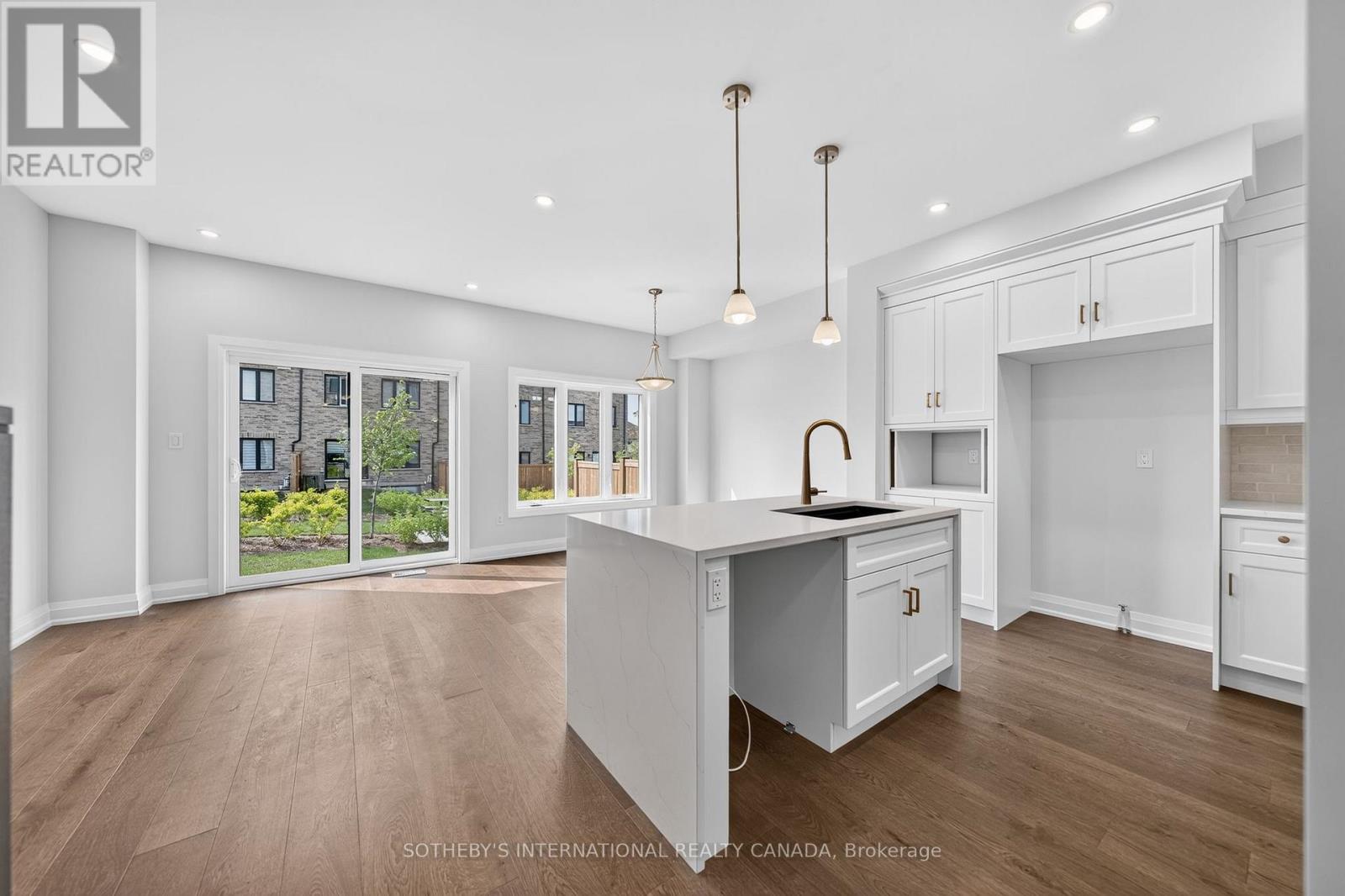 24 - 675 VICTORIA ROAD N