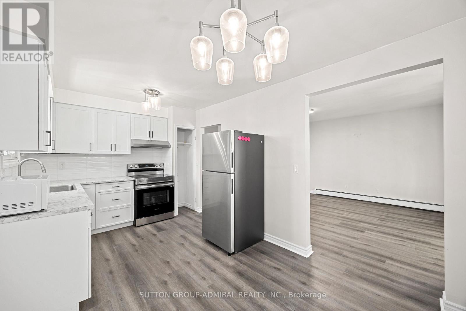 2 - 91 TORONTO STREET