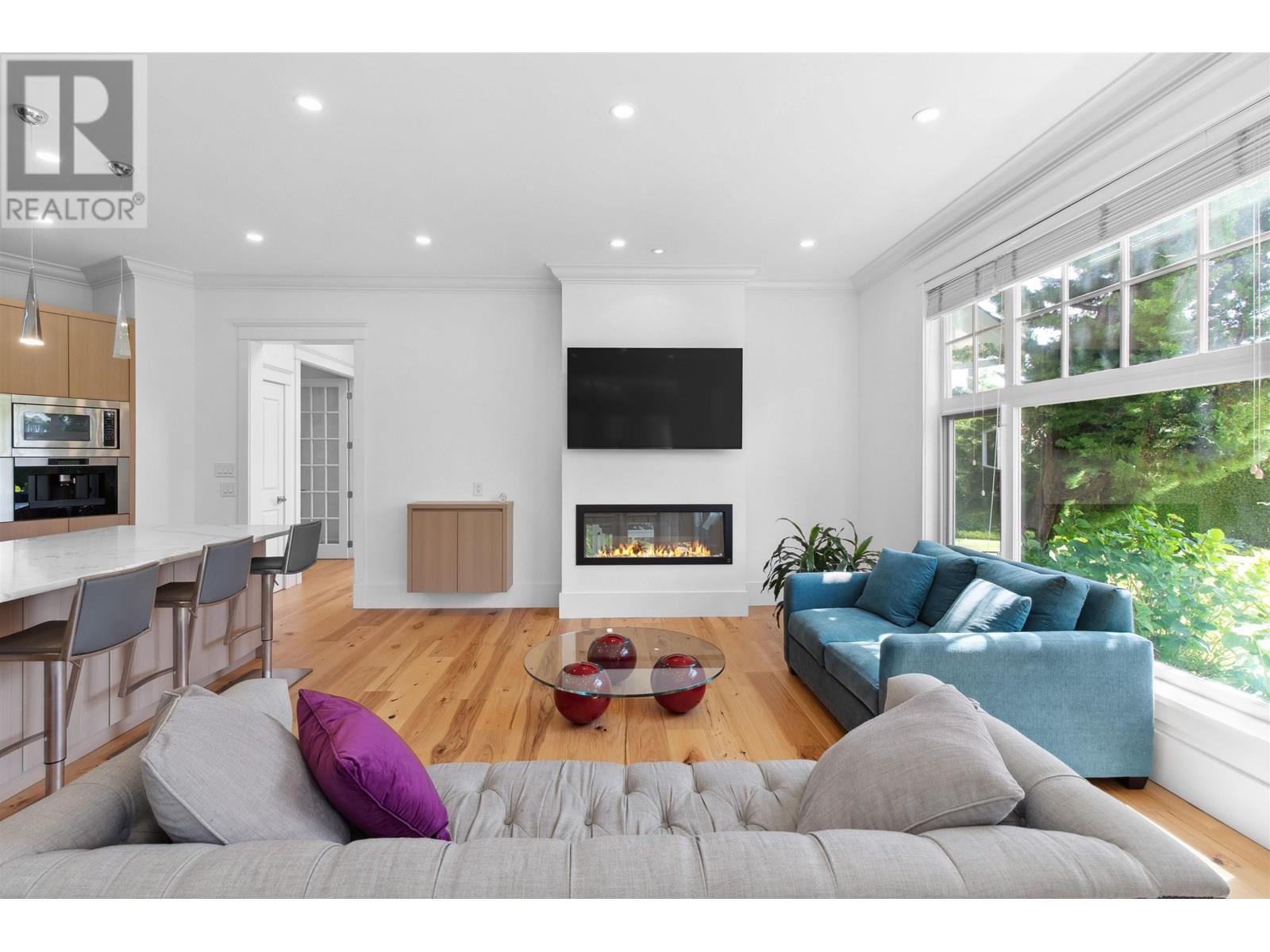 4379 ROSS CRESCENT
