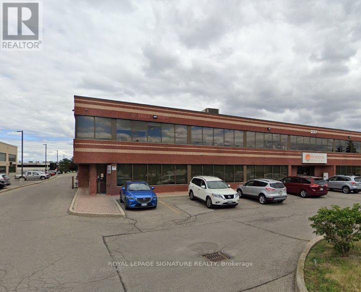 Photo 1 of 14 — 3 - 237 ROMINA ROAD Unit 3, Vaughan (Concord), ON L4K4V3