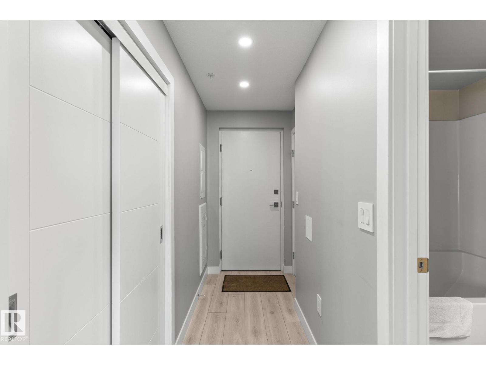 #1603 10180 103 ST NW