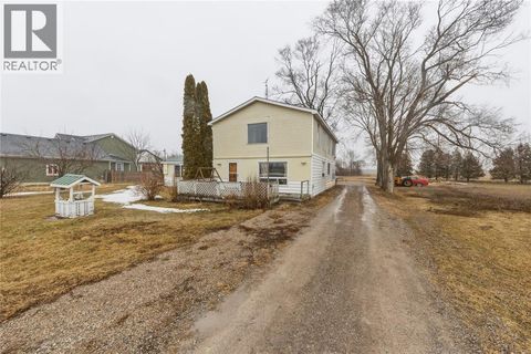 7074 Bonnie Doon ROAD Plympton-Wyoming ON N0N1E0