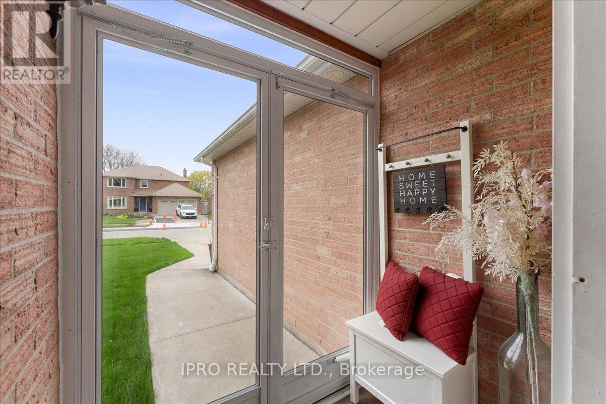 143 BAYNE CRESCENT