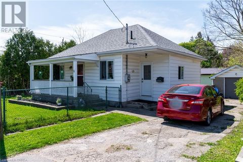 6 EASTBOURNE Street Brantford ON N3R2A4