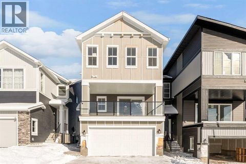 144 Crimson Ridge Place NW Calgary AB T3L0K4