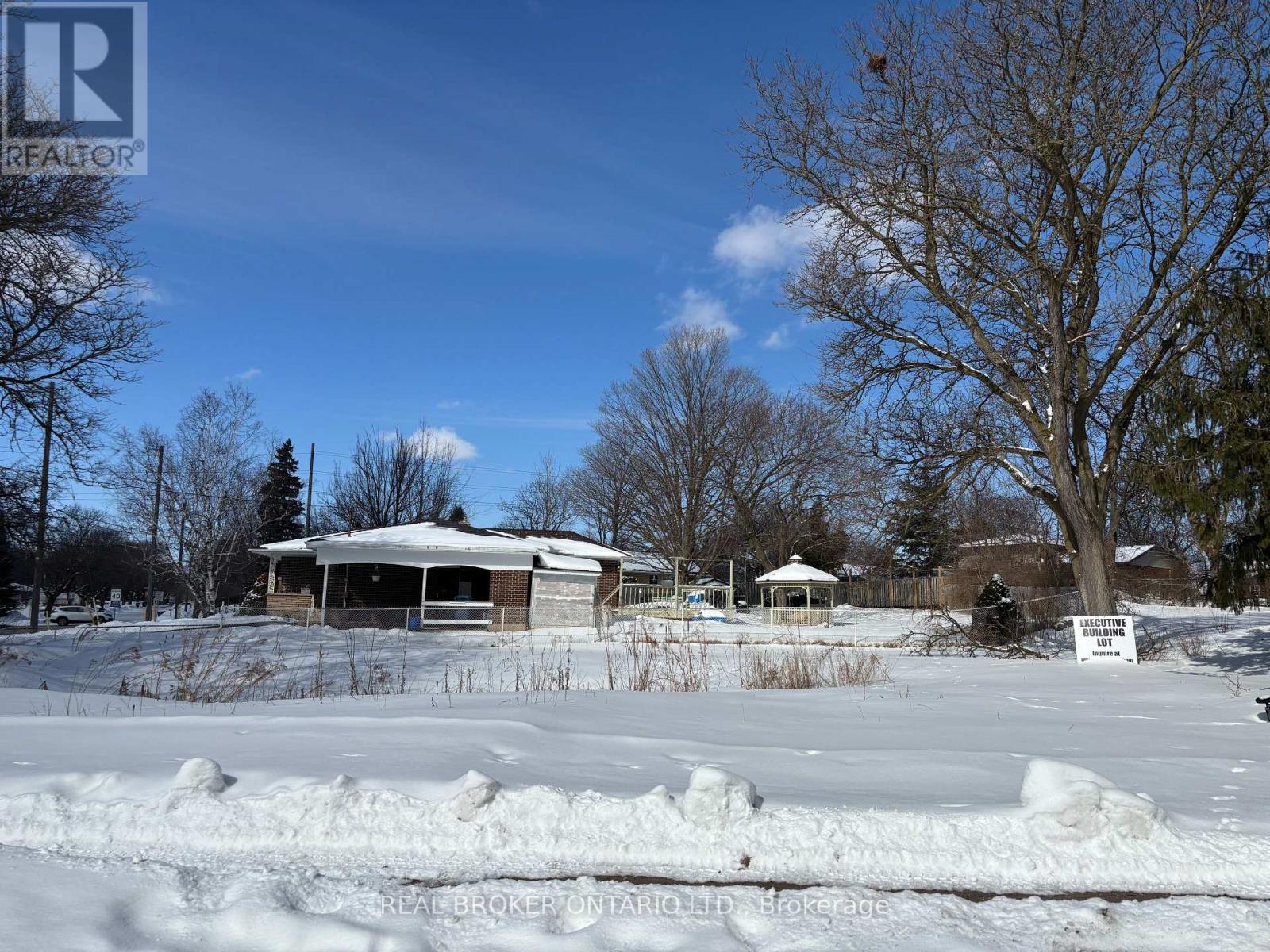 4 SHERWOOD DRIVE