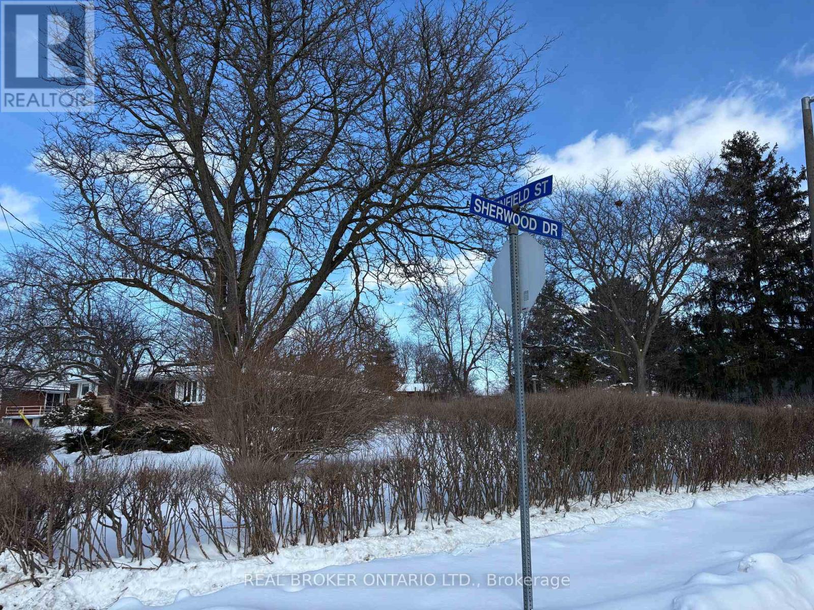 4 SHERWOOD DRIVE