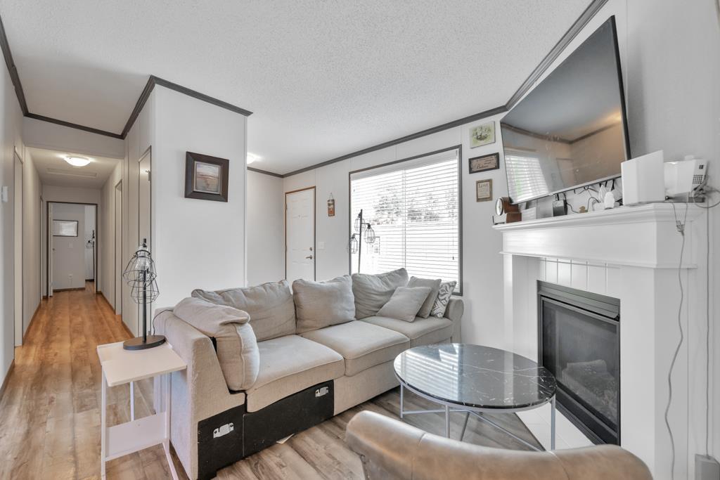 40 52324 YALE ROAD|Rosedale