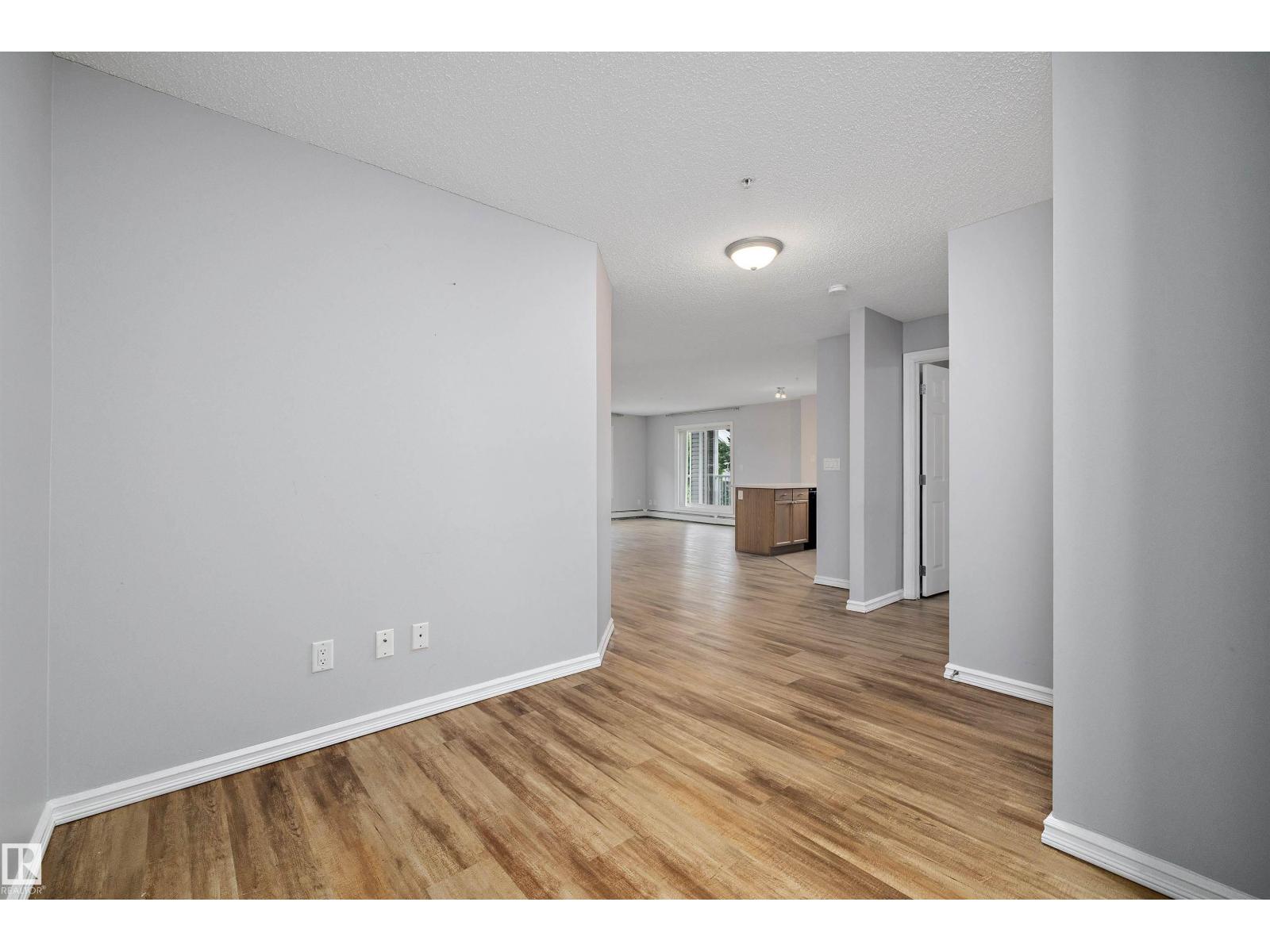 #201 4407 23 ST NW