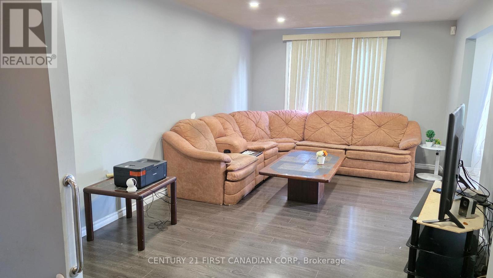 2 MURIEL CRESCENT