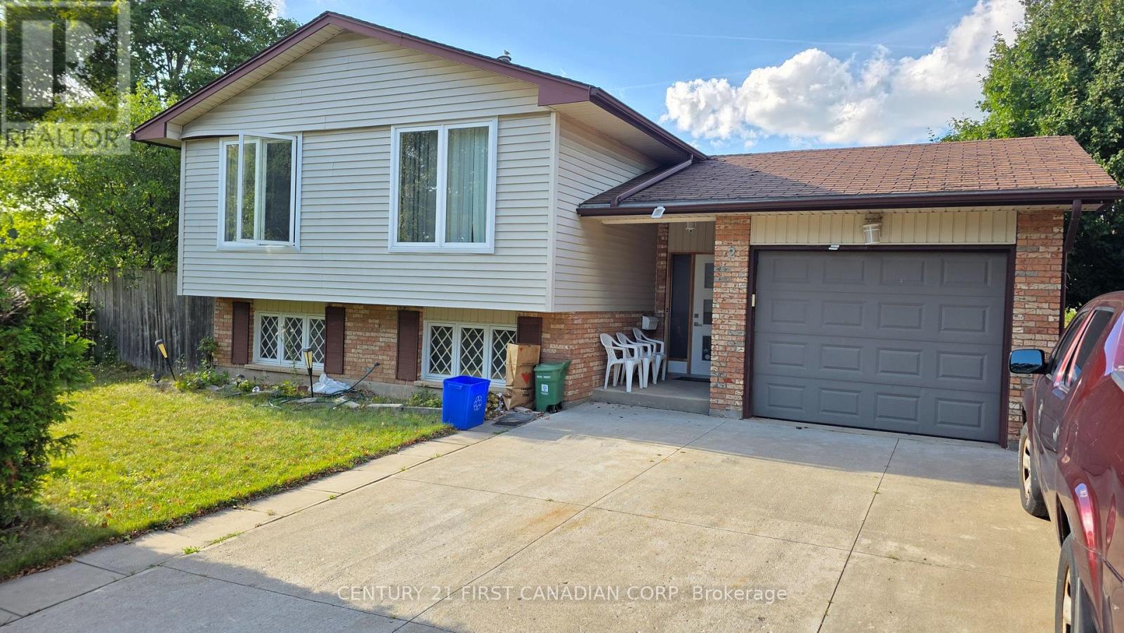 2 MURIEL CRESCENT