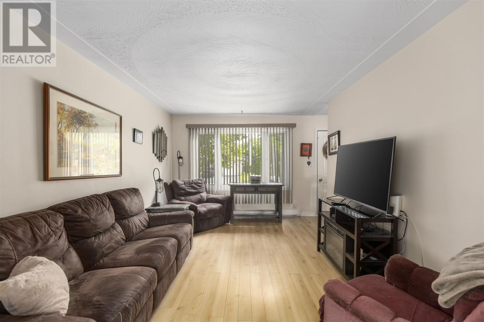 137 Prentice AVE
