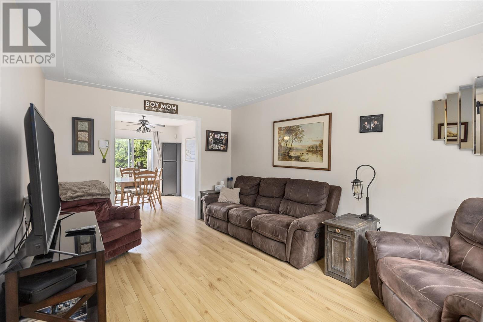 137 Prentice AVE