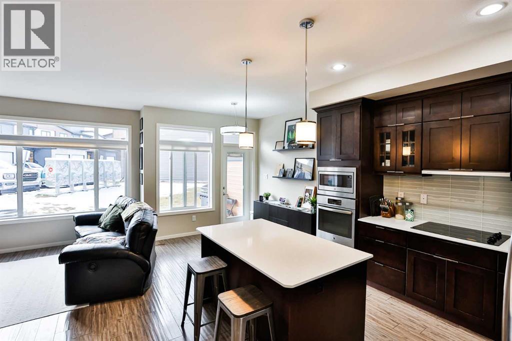 2, 426 Highlands Boulevard W