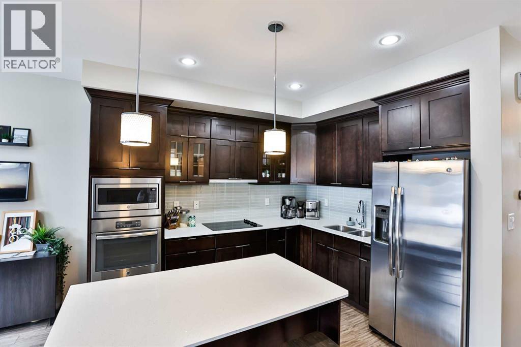 2, 426 Highlands Boulevard W