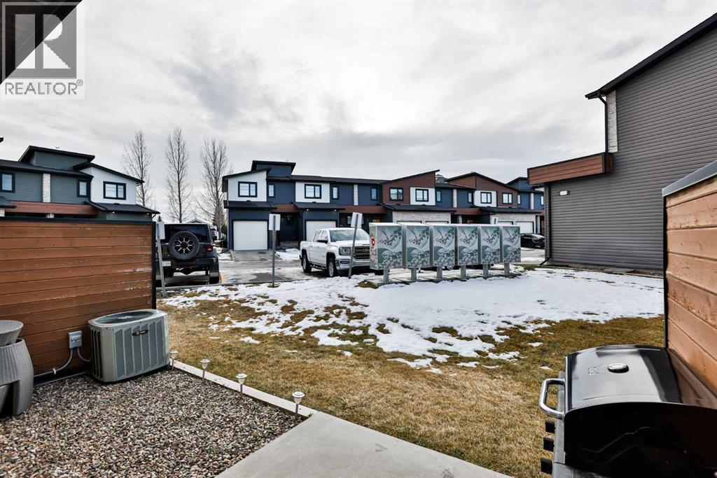 2, 426 Highlands Boulevard W