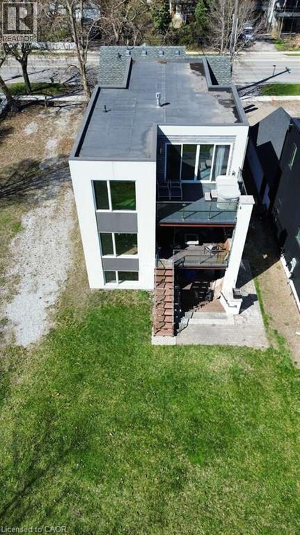 975 BEACH Boulevard