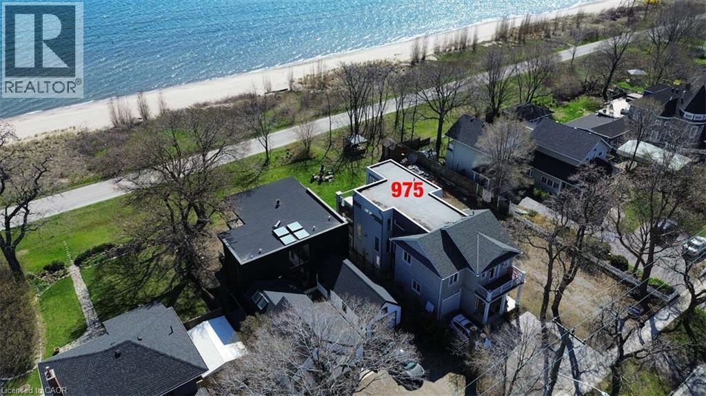 975 BEACH Boulevard