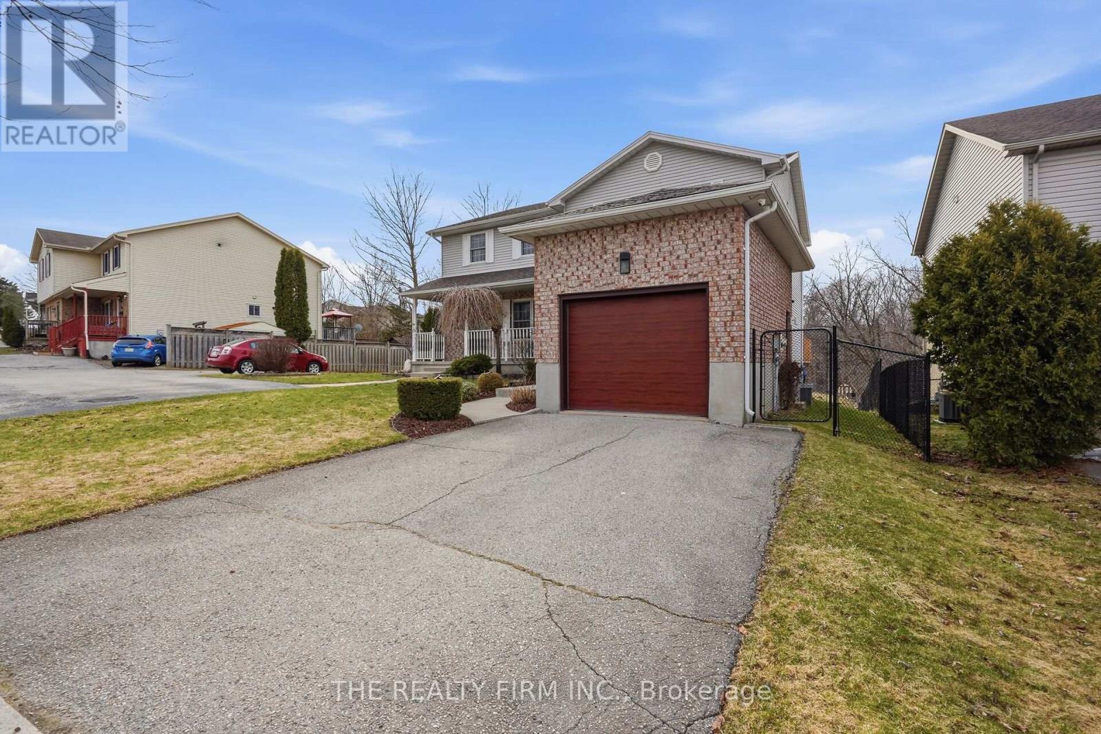 815 DEVERON CRESCENT