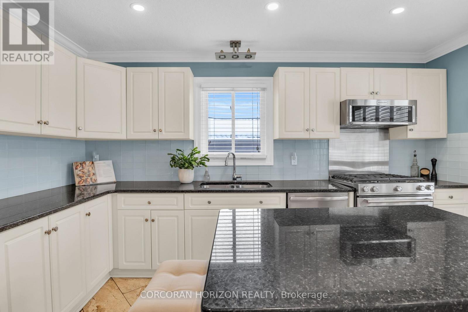 197 AUTUMN HILL CRESCENT