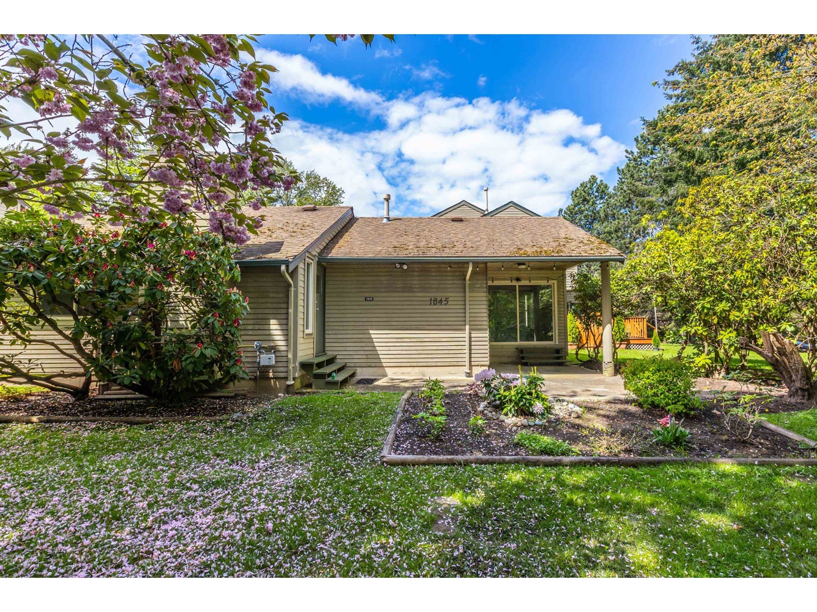 1845 LILAC DRIVE