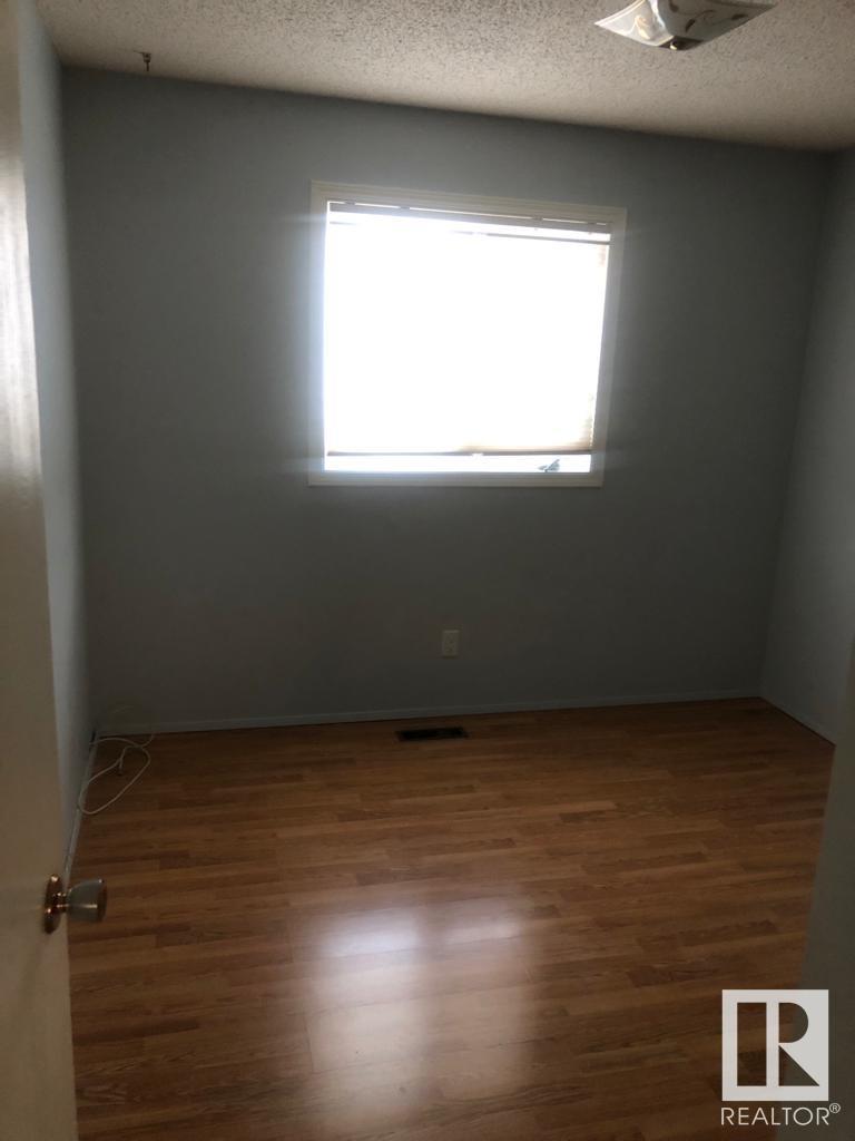 8103 14 AV NW