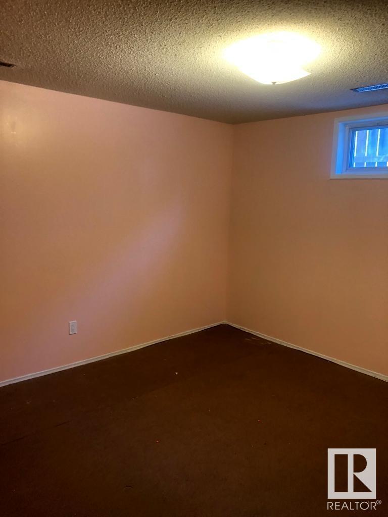 8103 14 AV NW