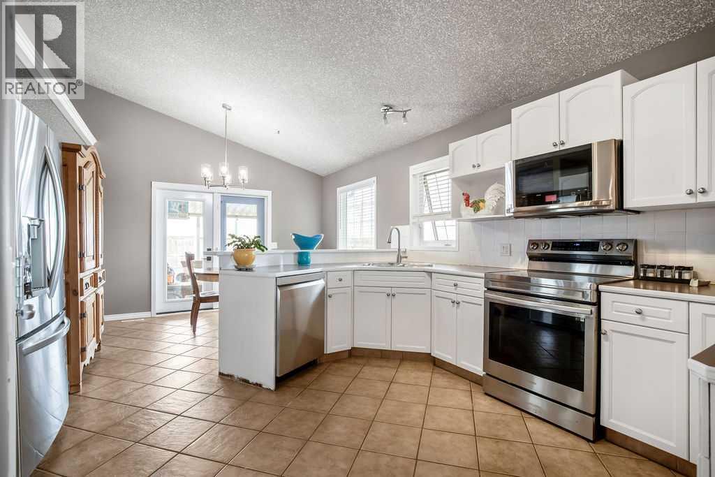 402 Highwood Village Place NW