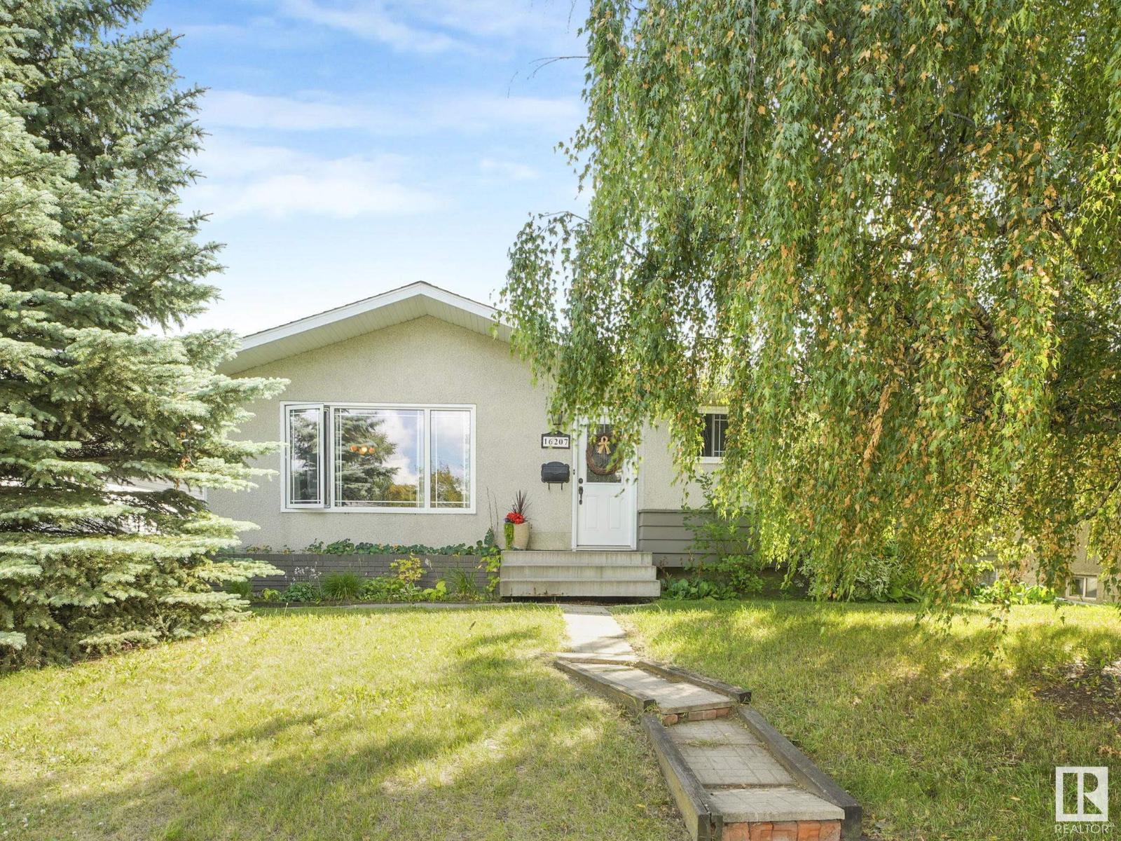 16207 86 AV NW