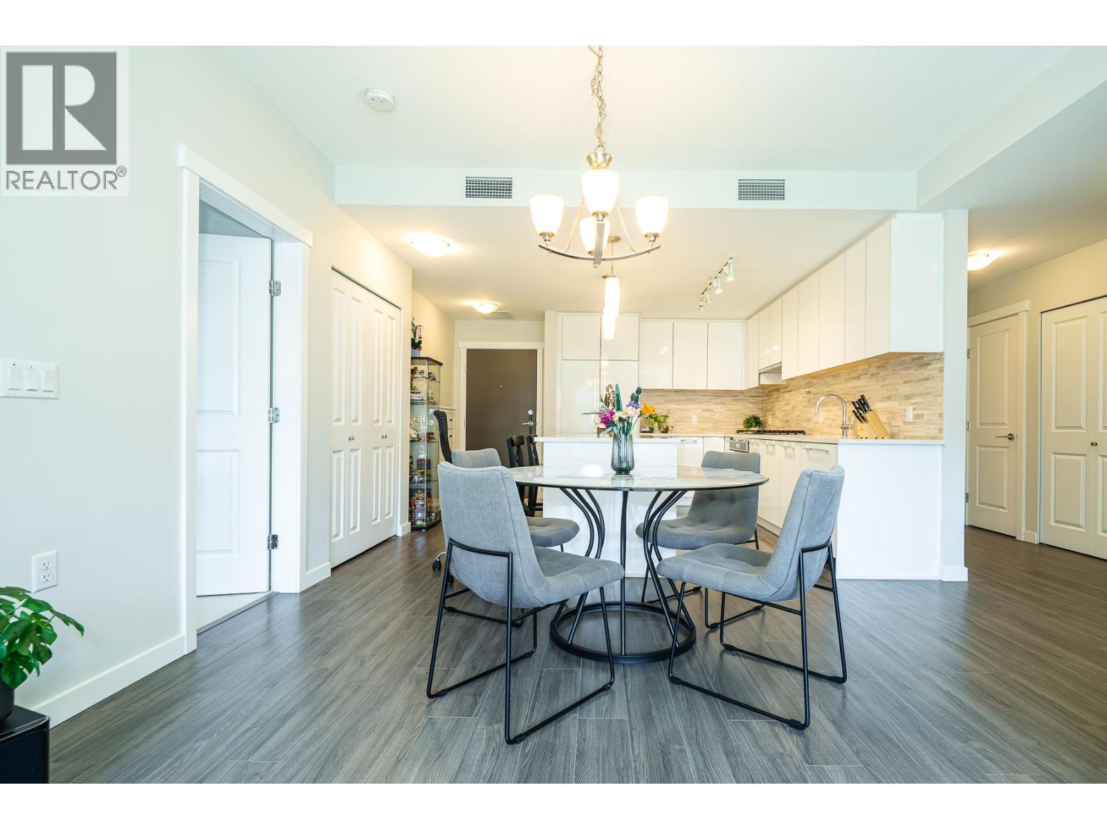 213 9551 ALEXANDRA ROAD