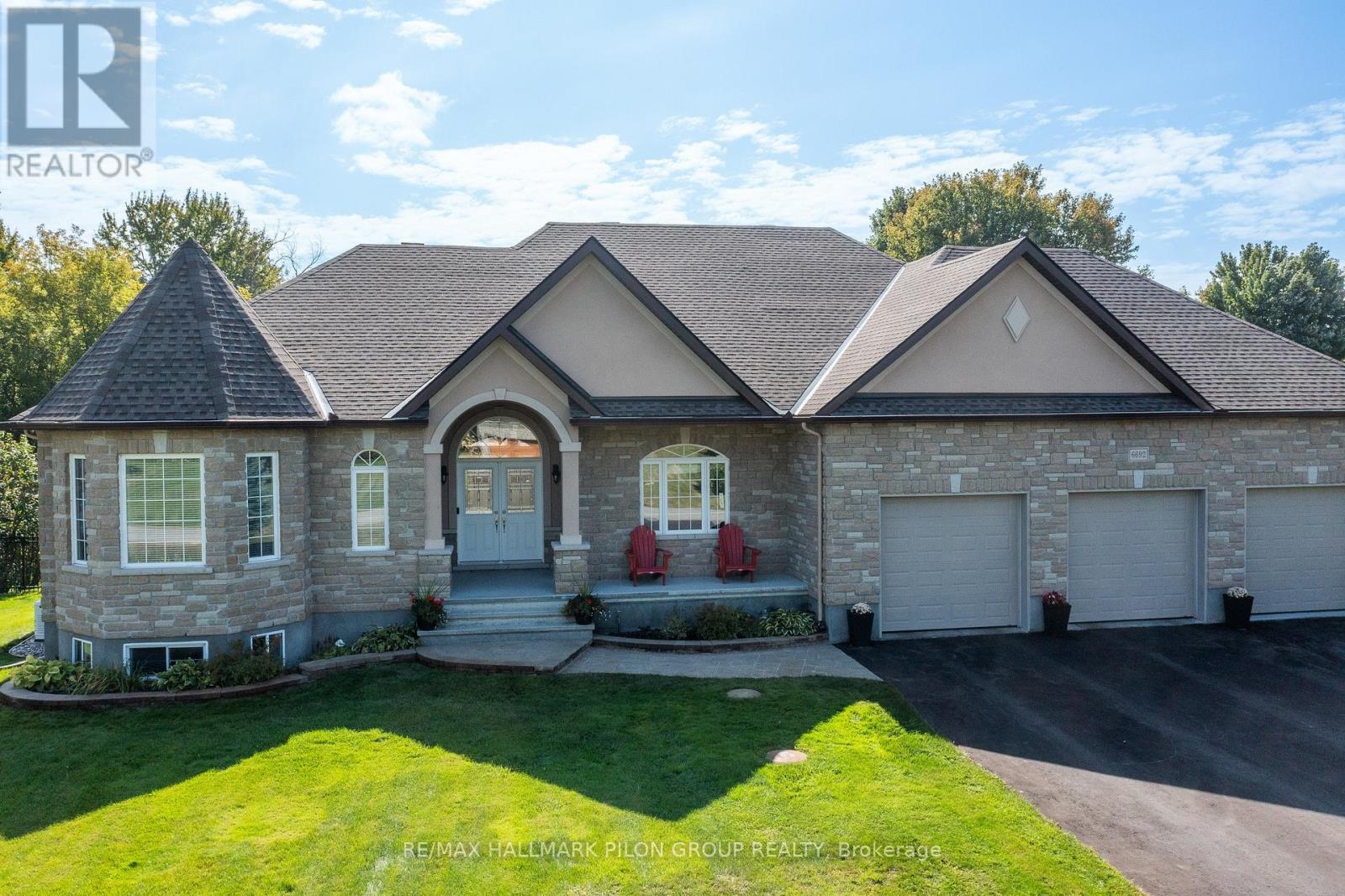 6692 PEBBLE TRAIL WAY