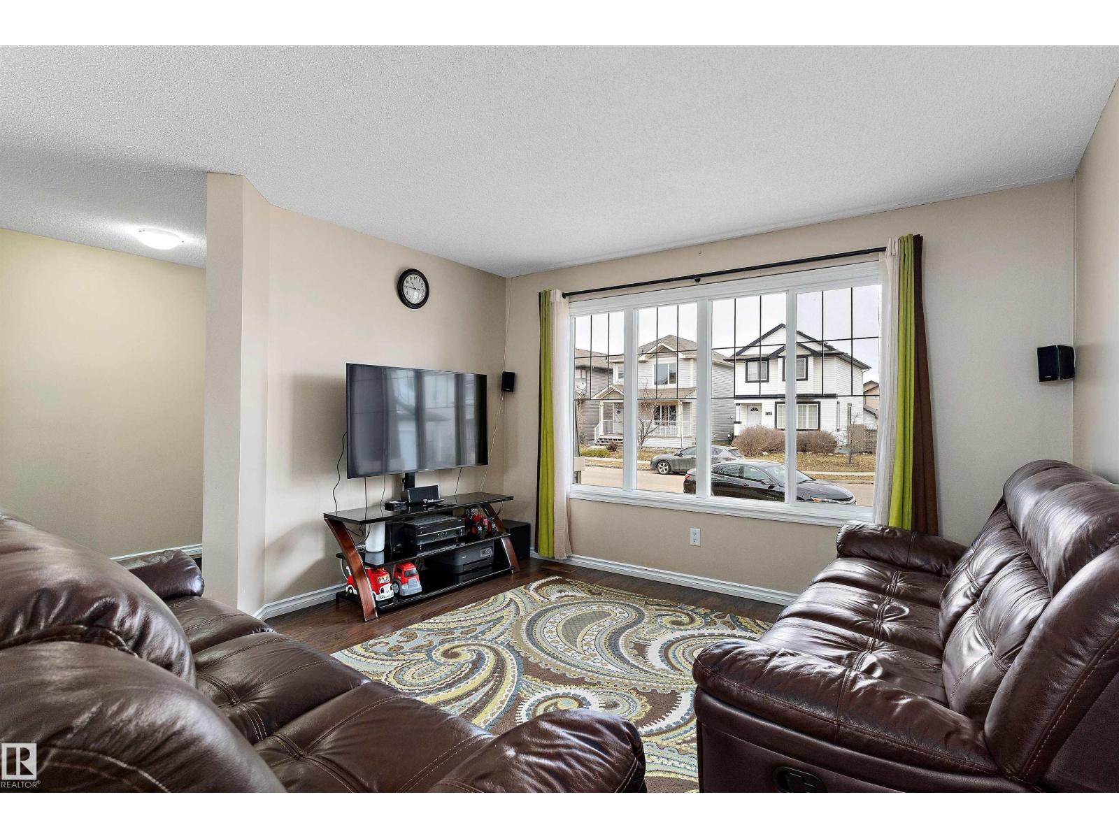 1107 36 AV NW