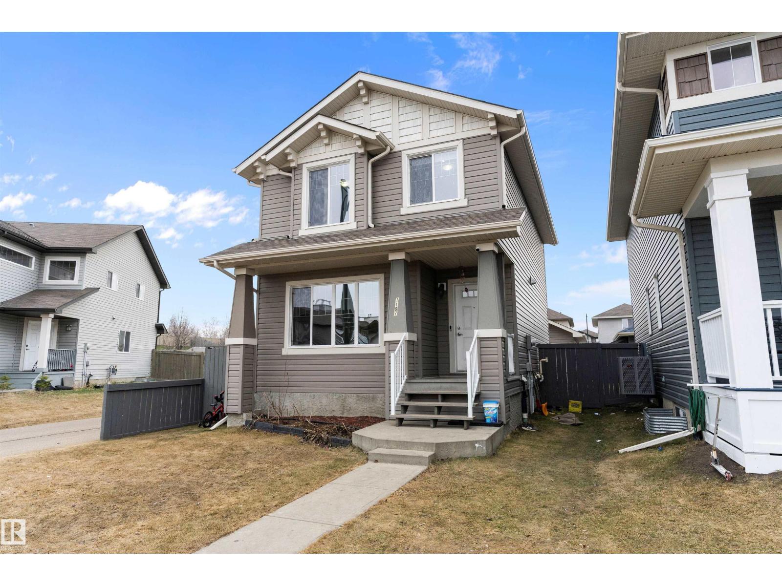 1107 36 AV NW