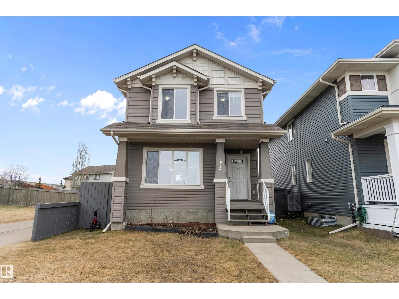 1107 36 AV NW