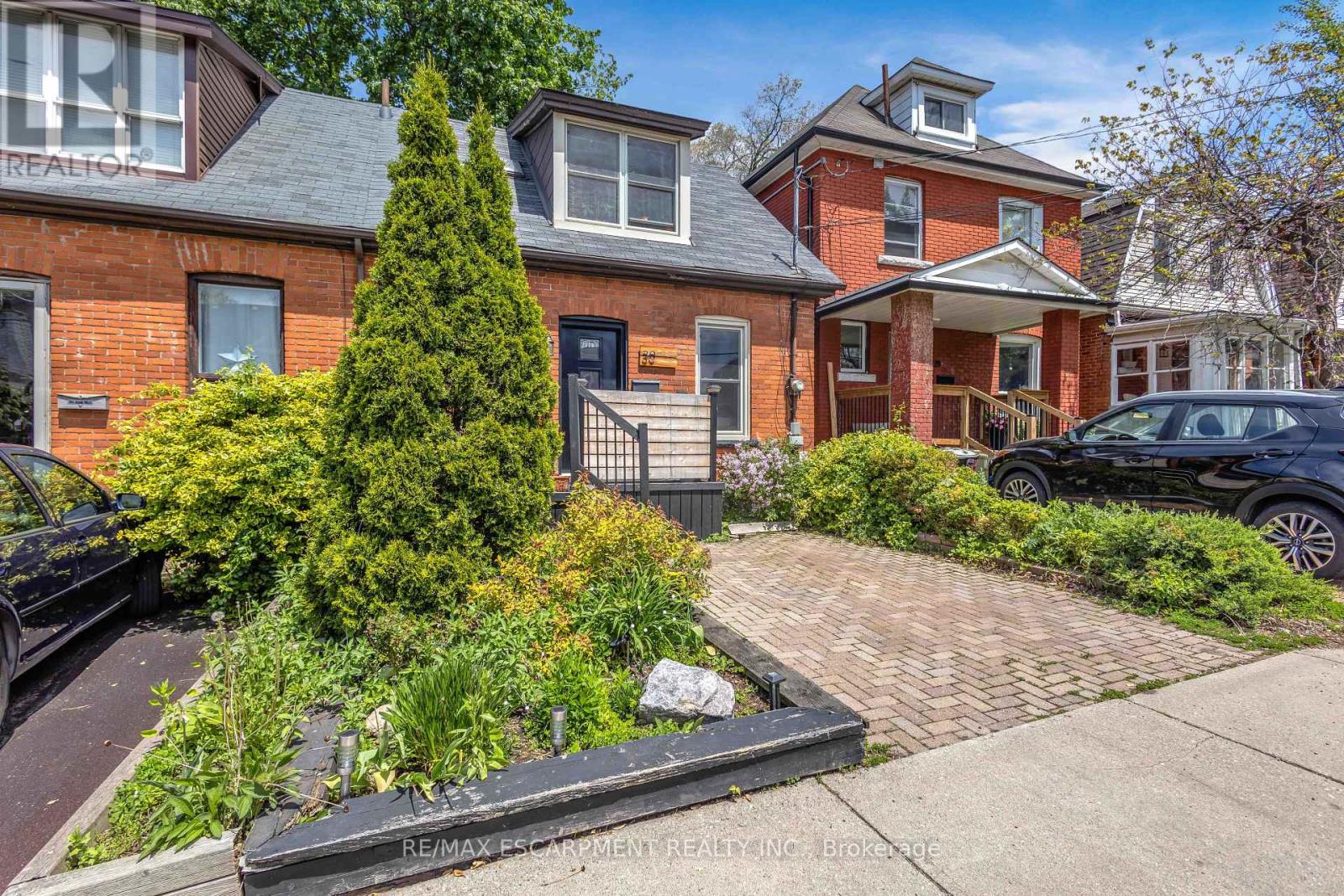 30 SUNSET AVENUE