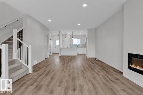 25 FICUS WY Fort Saskatchewan AB T8L0Z6