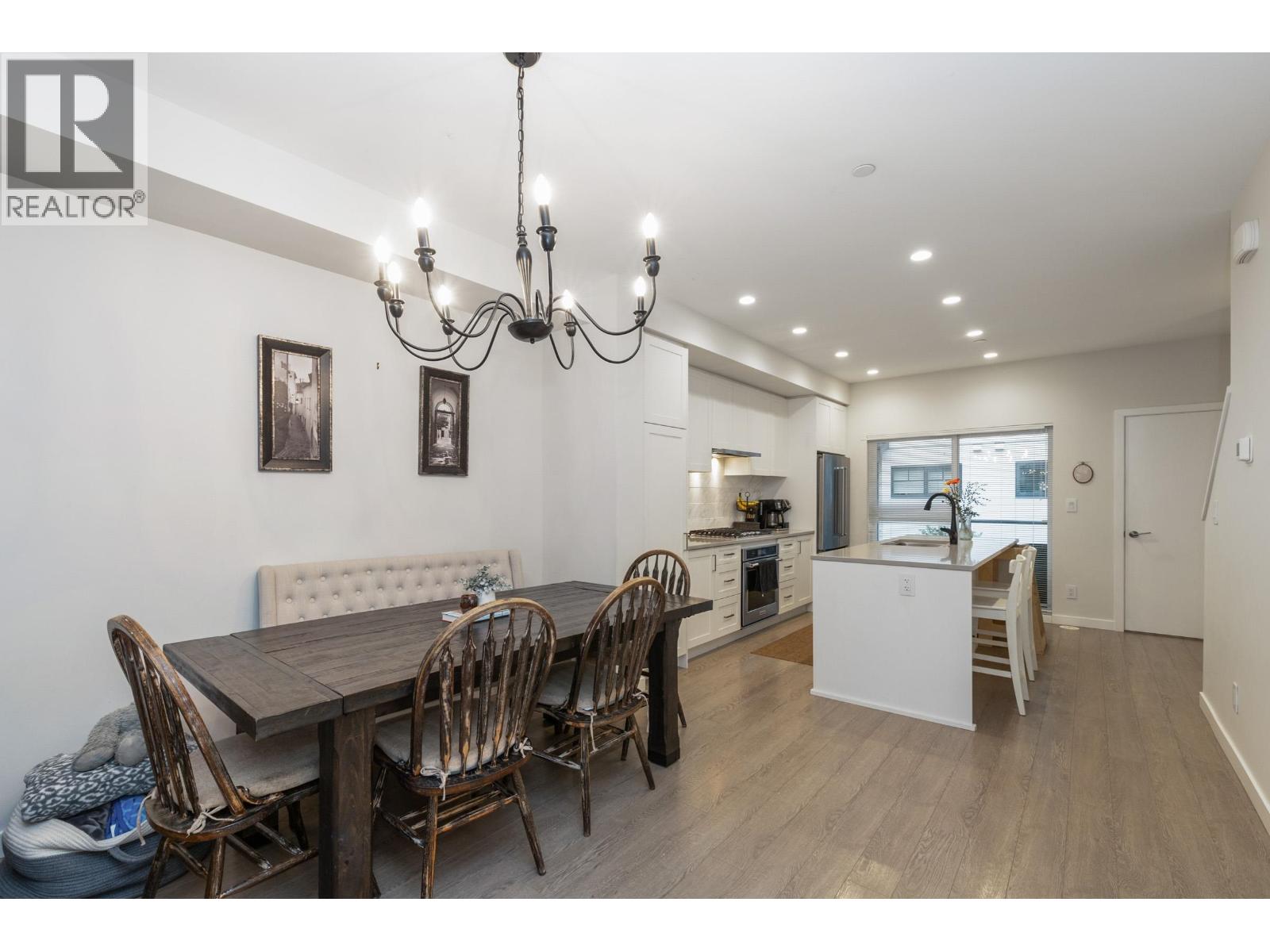 159 19451 SUTTON AVENUE