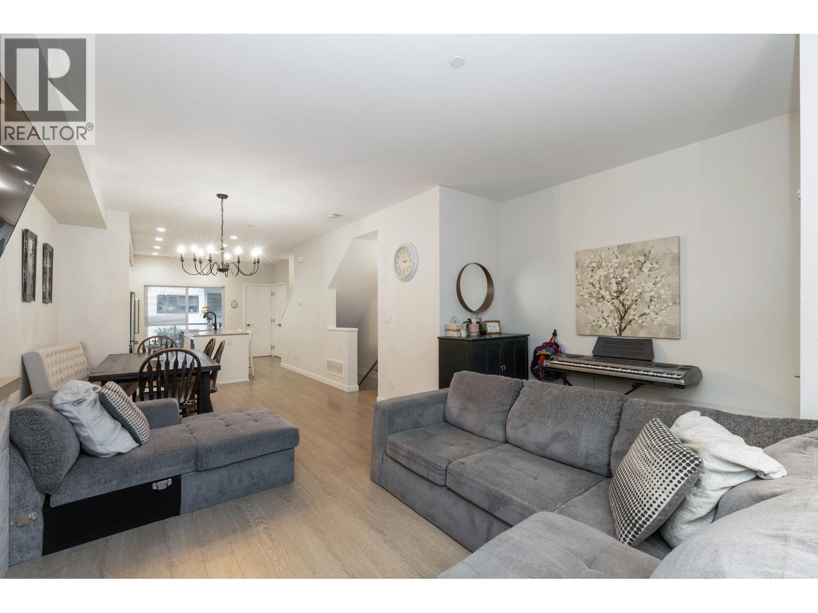 159 19451 SUTTON AVENUE