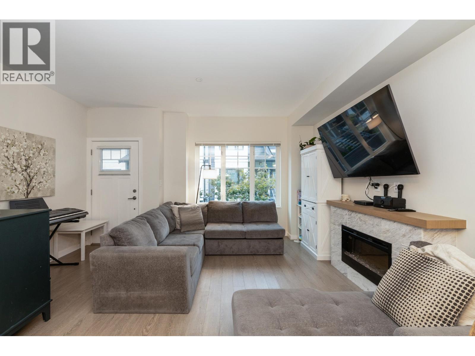 159 19451 SUTTON AVENUE