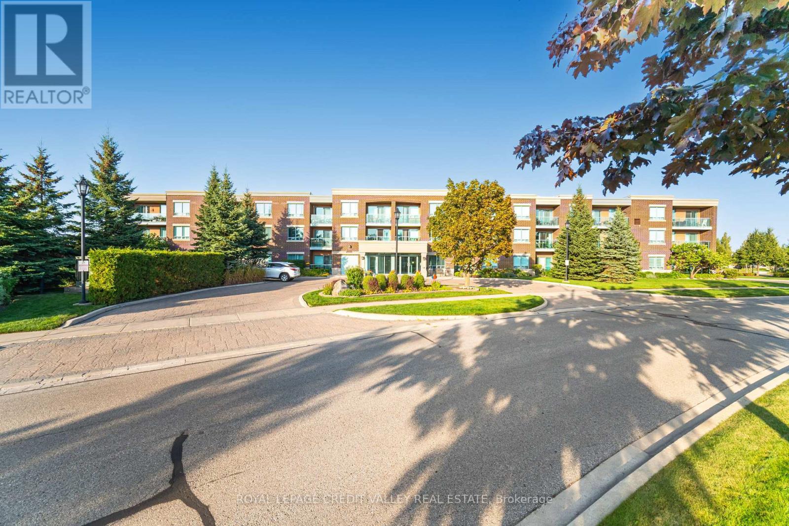 Photo 1 of 46 — 204 - 55 VIA ROSEDALE Unit 204, Brampton (Sandringham-Wellington), ON L6P0V1