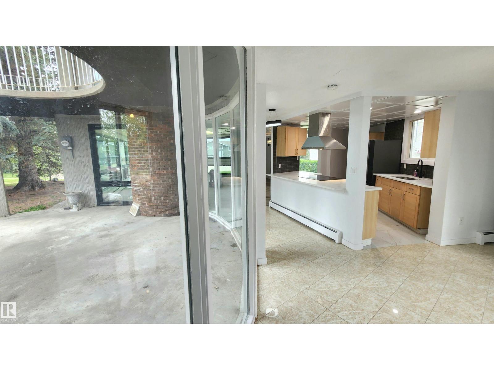9535 147 AV NW