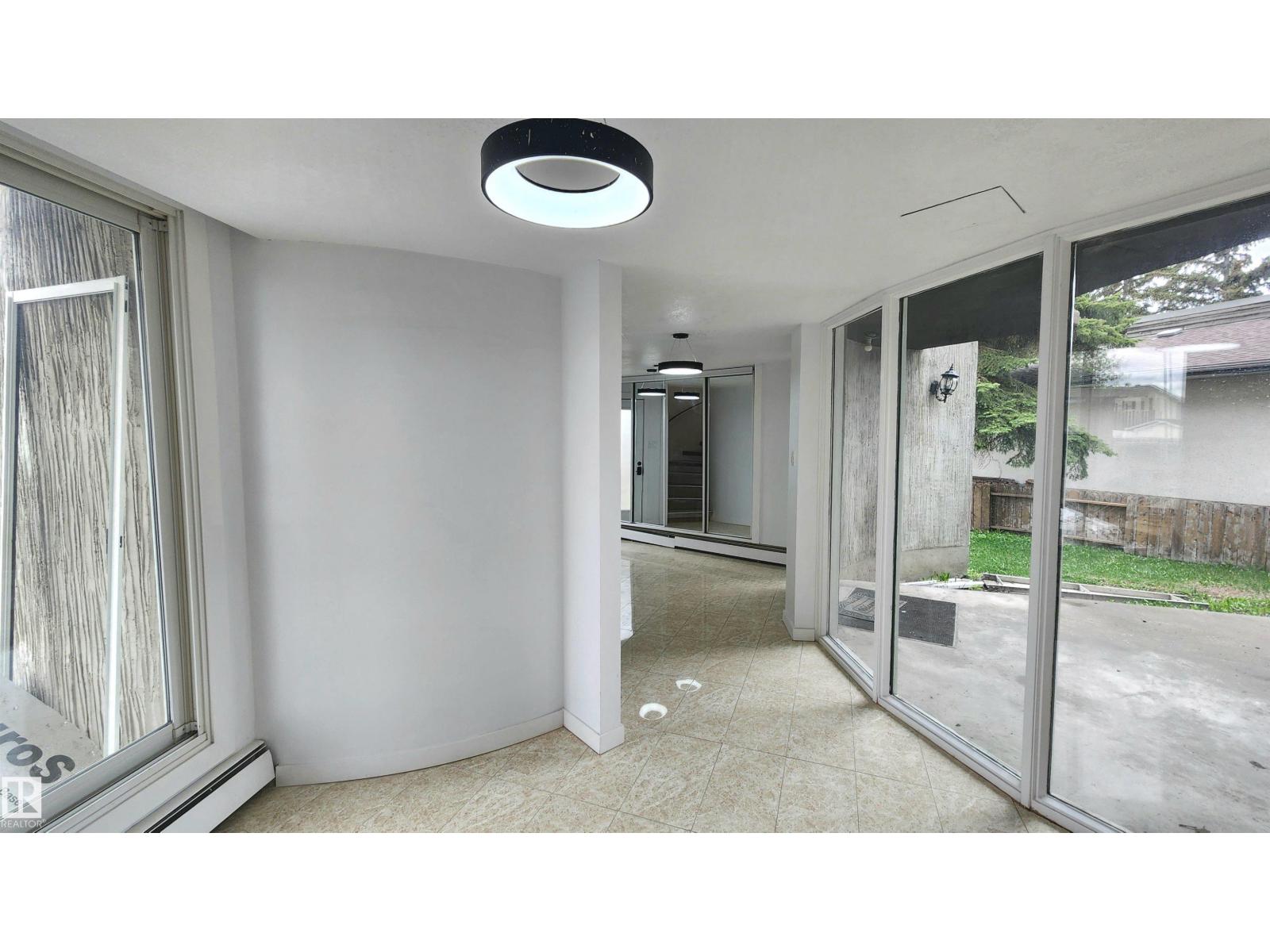 9535 147 AV NW