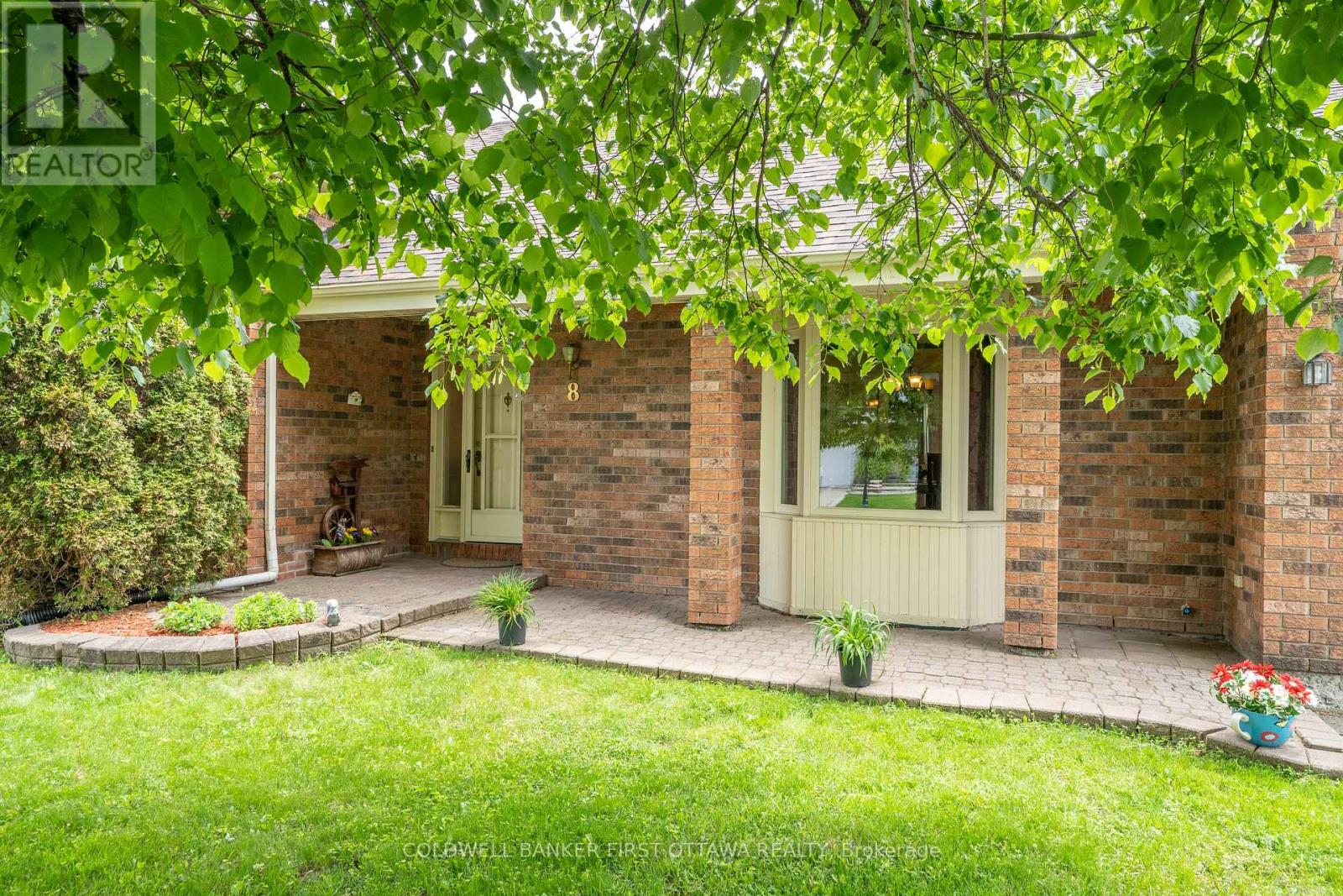 8 LACHAINE STREET SW
