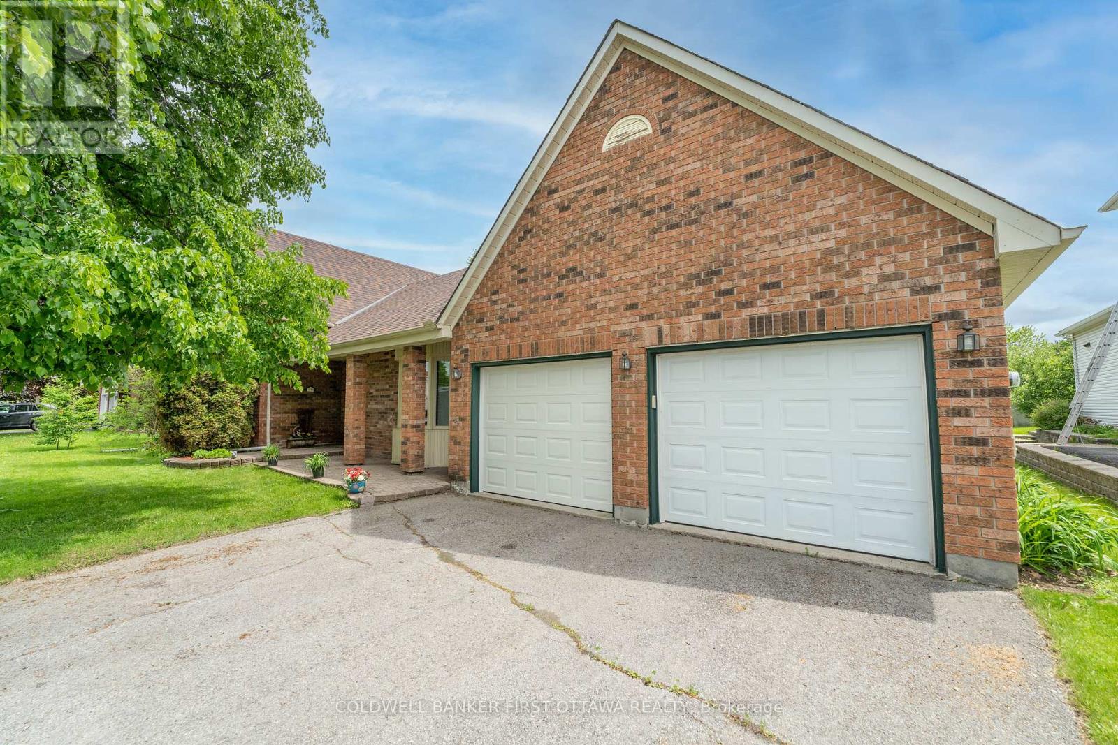 8 LACHAINE STREET SW