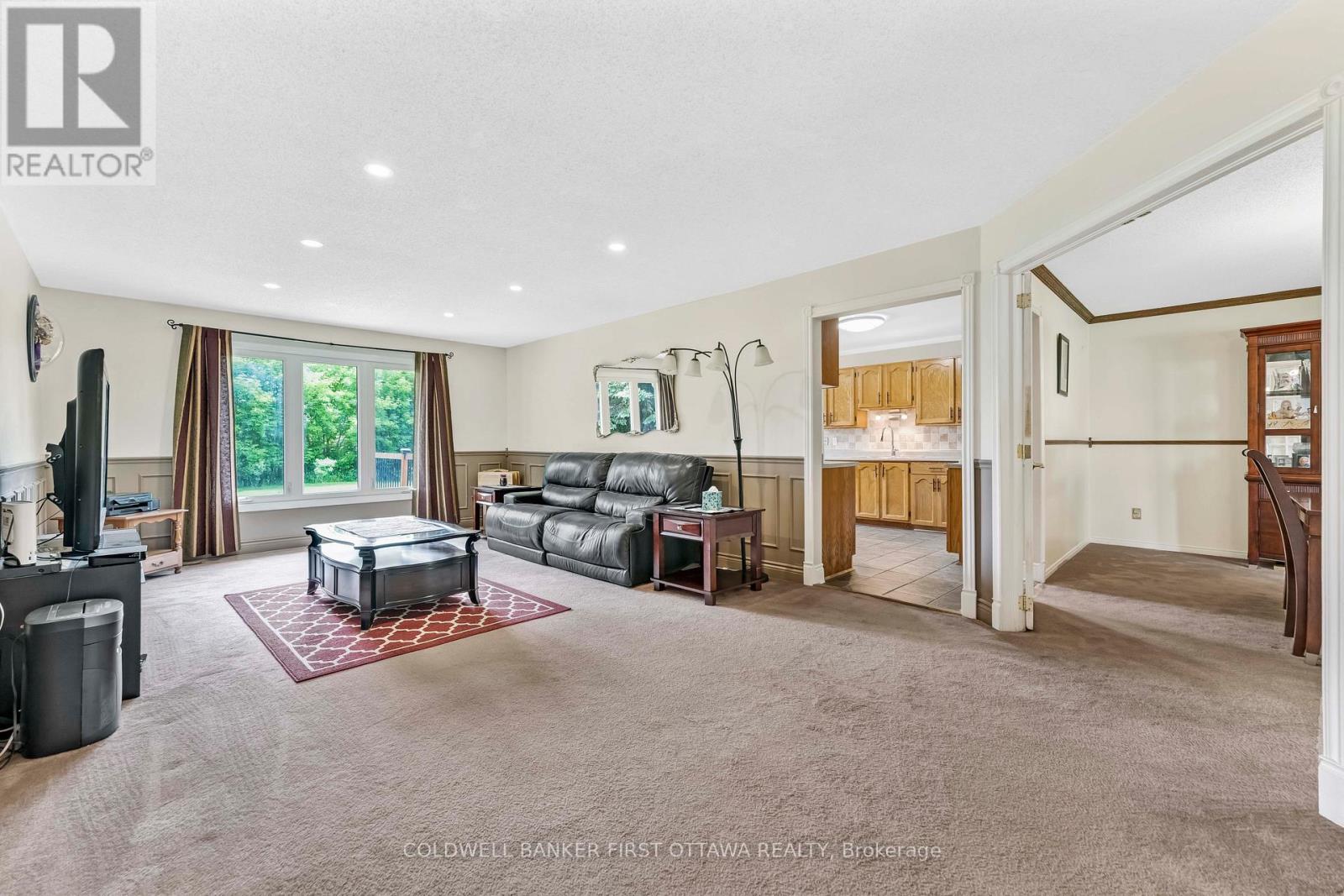 8 LACHAINE STREET SW