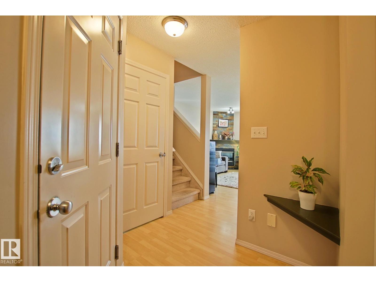 #42 4350 23 ST NW