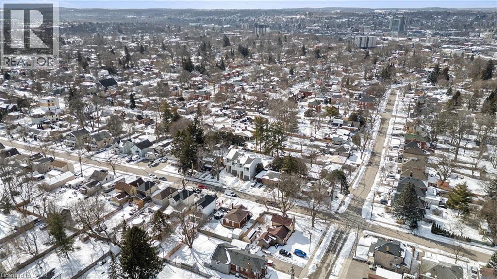 82 CHALMERS Street N